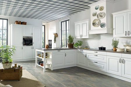 Bílá kuchyň - Schüller, rustikální styl, model Garda